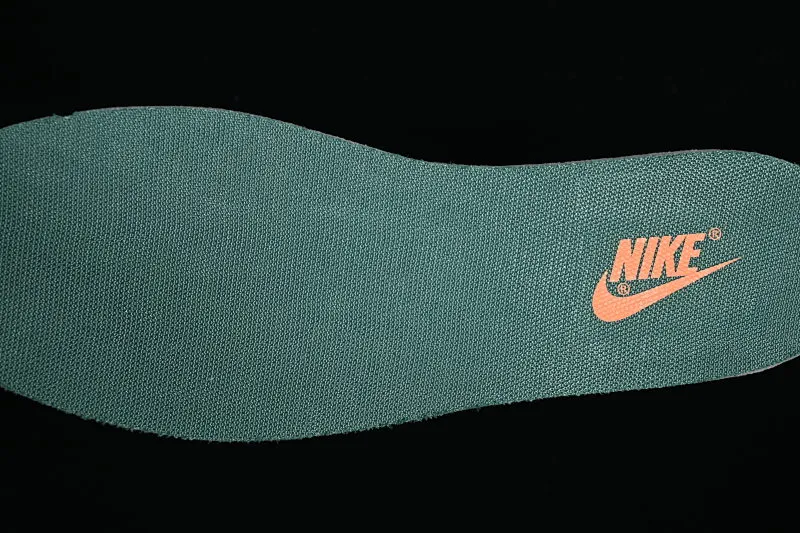 All Categories Nk SB Dunk Series Nk SB Dunk Low Low-top sneakers Nk Dunk Low Panda Prank-Sliding Track Cracked Skateboarder SB Strappy Low-top Casual Shoes DD1391-300